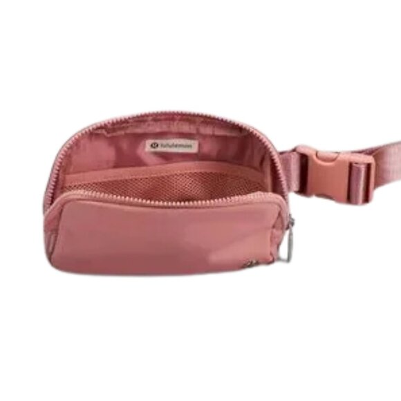 NWT Lululemon Everywhere Belt Bag Pink Pastel RARE | SOLD OUT - Picture 3 of 5